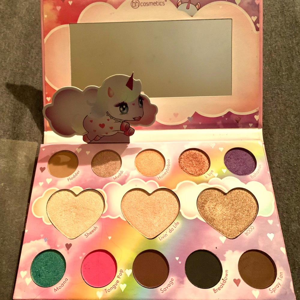 BH cosmetics eyeshadow/highlighter palette